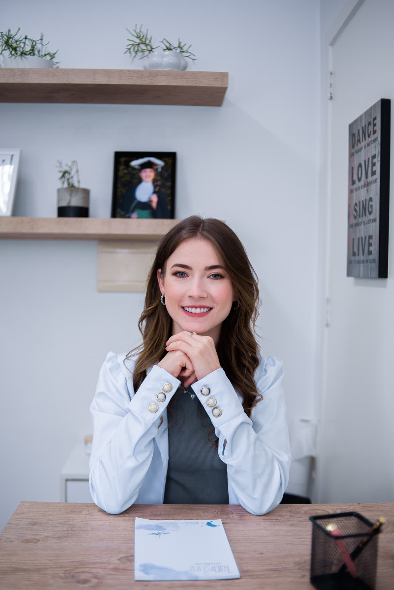 Thainara Marangoni em atendimento nutricional no consultório